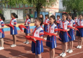 薛城区沙沟镇岩湖小学举行第二届校园艺术节暨新队员入队仪式